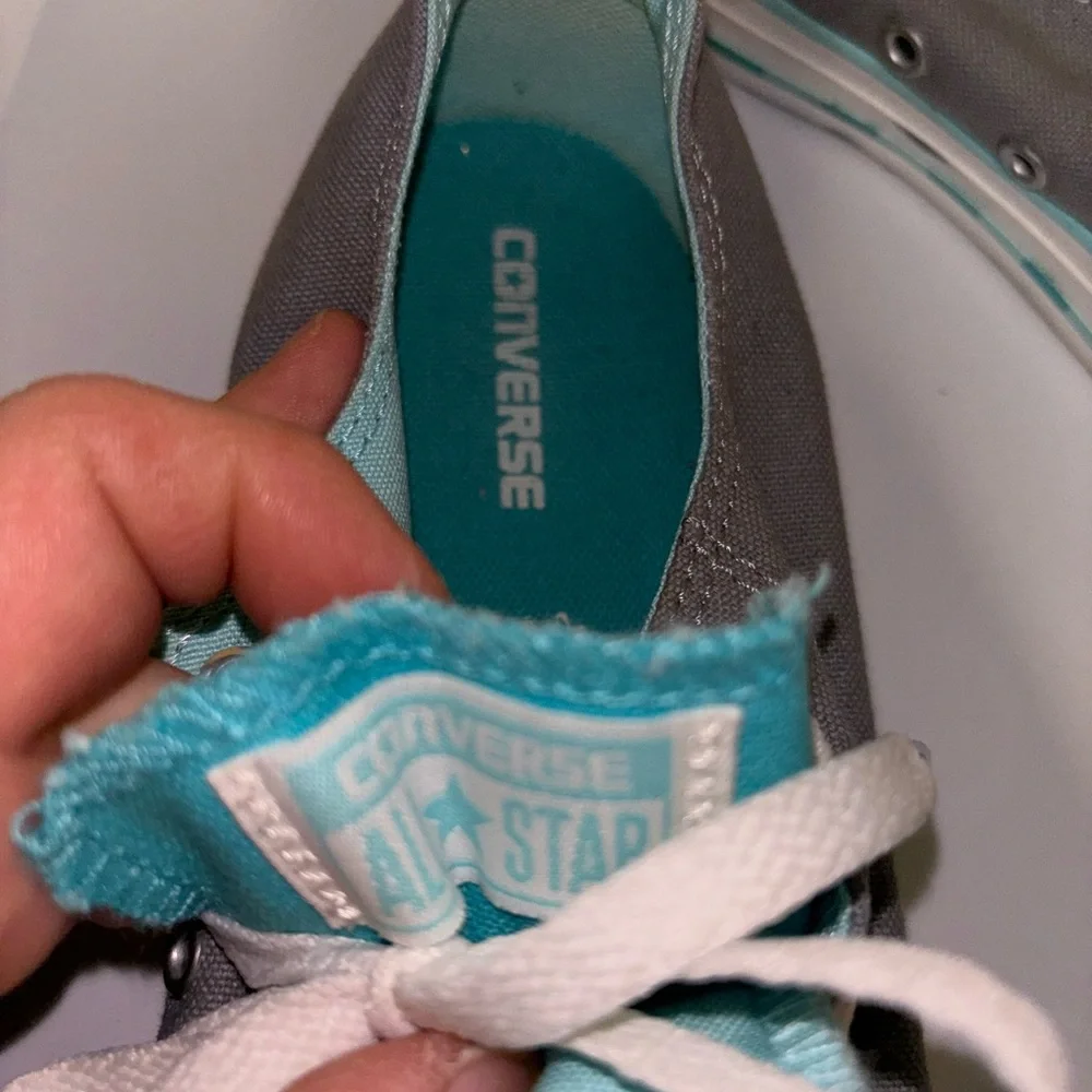 🌹 CONVERSE shoes size 8 - Picture 5 of 6